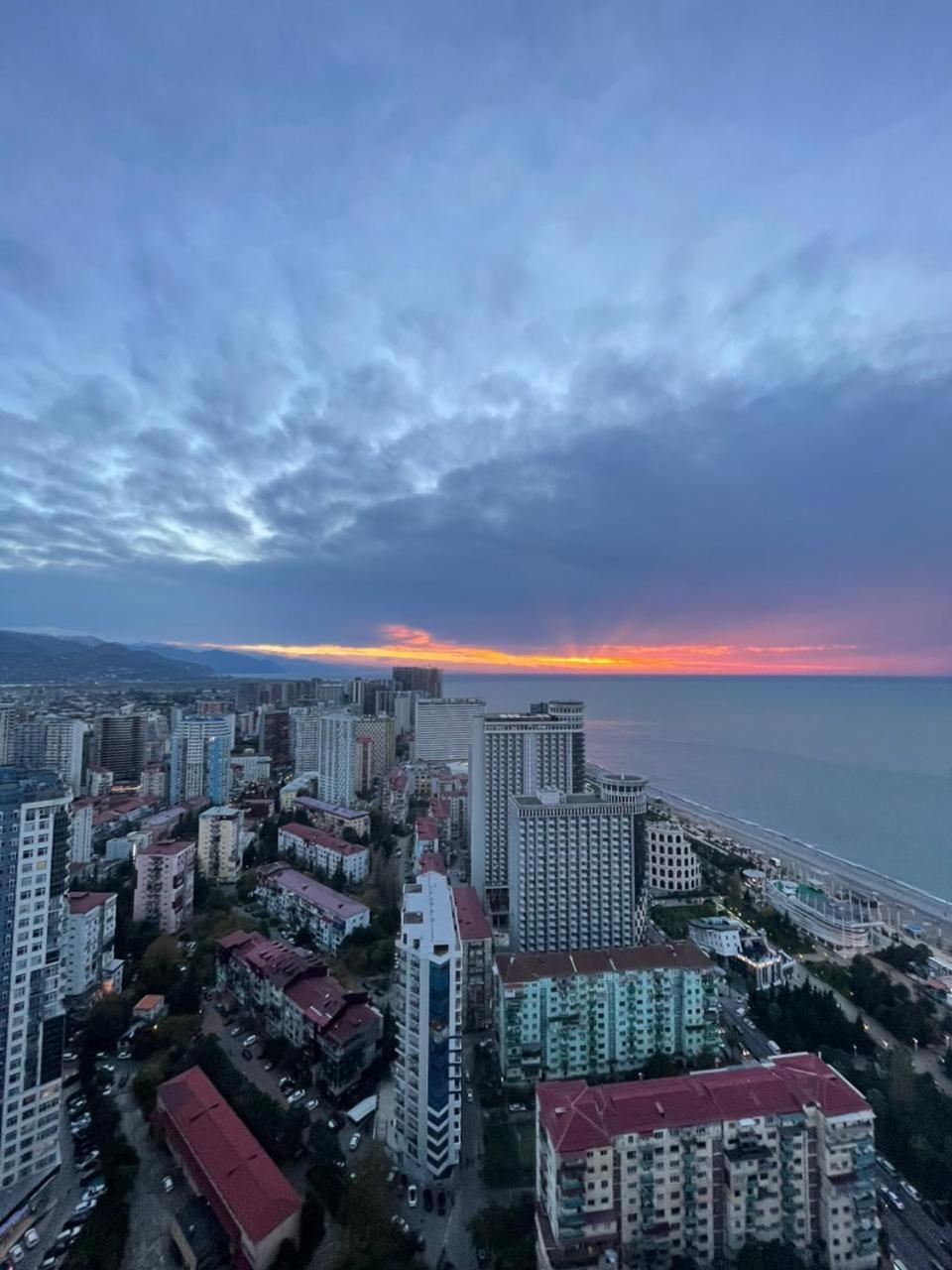 Orbi Сity Sunny Apartments High Floor Batumi Zewnętrze zdjęcie